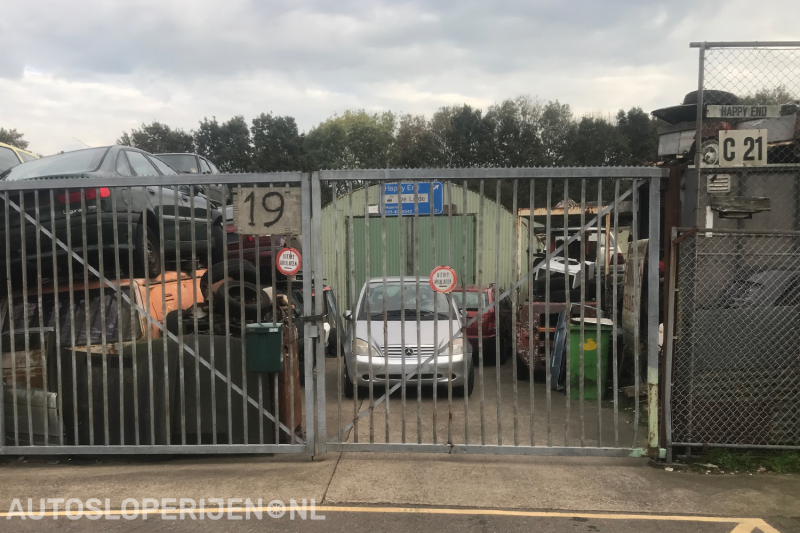 Autosloperij Happy End