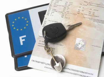 Franse auto naar de Nederlandse autosloperij, kan dat?