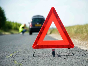 Mijn sloopauto staat in het buitenland, wil een Nederlandse autosloperij hem toch ophalen?