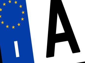 Italiaanse auto naar de Nederlandse autosloperij, kan dat?