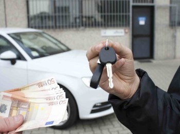 Krijg je je vergoeding "cash" of per bank als je je sloopauto verkoopt?