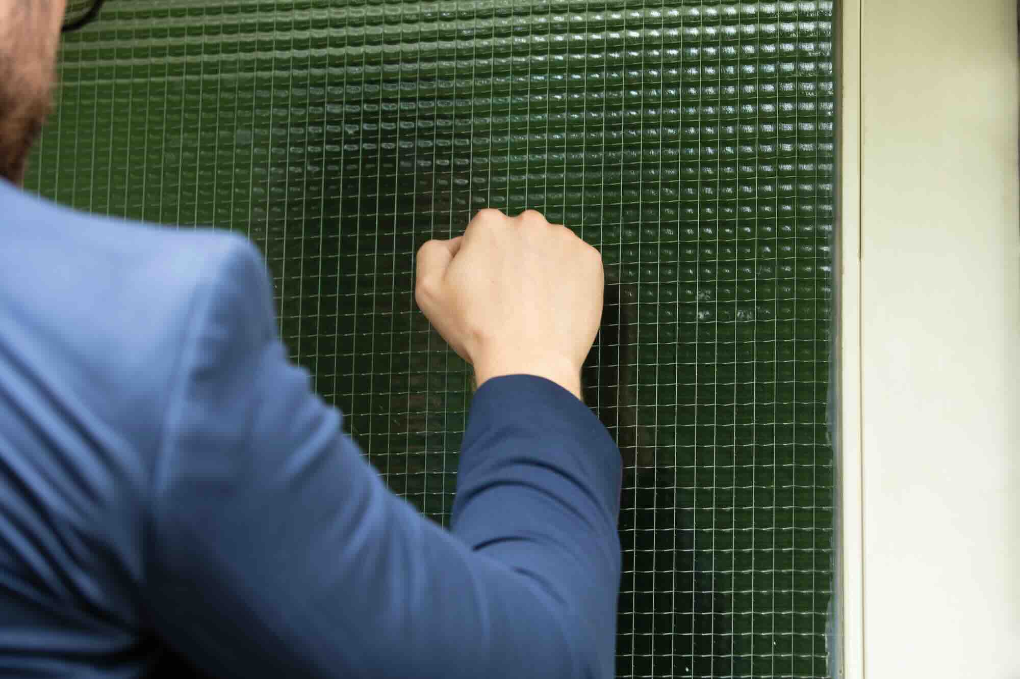 Deurwaarder komt beslag leggen op auto