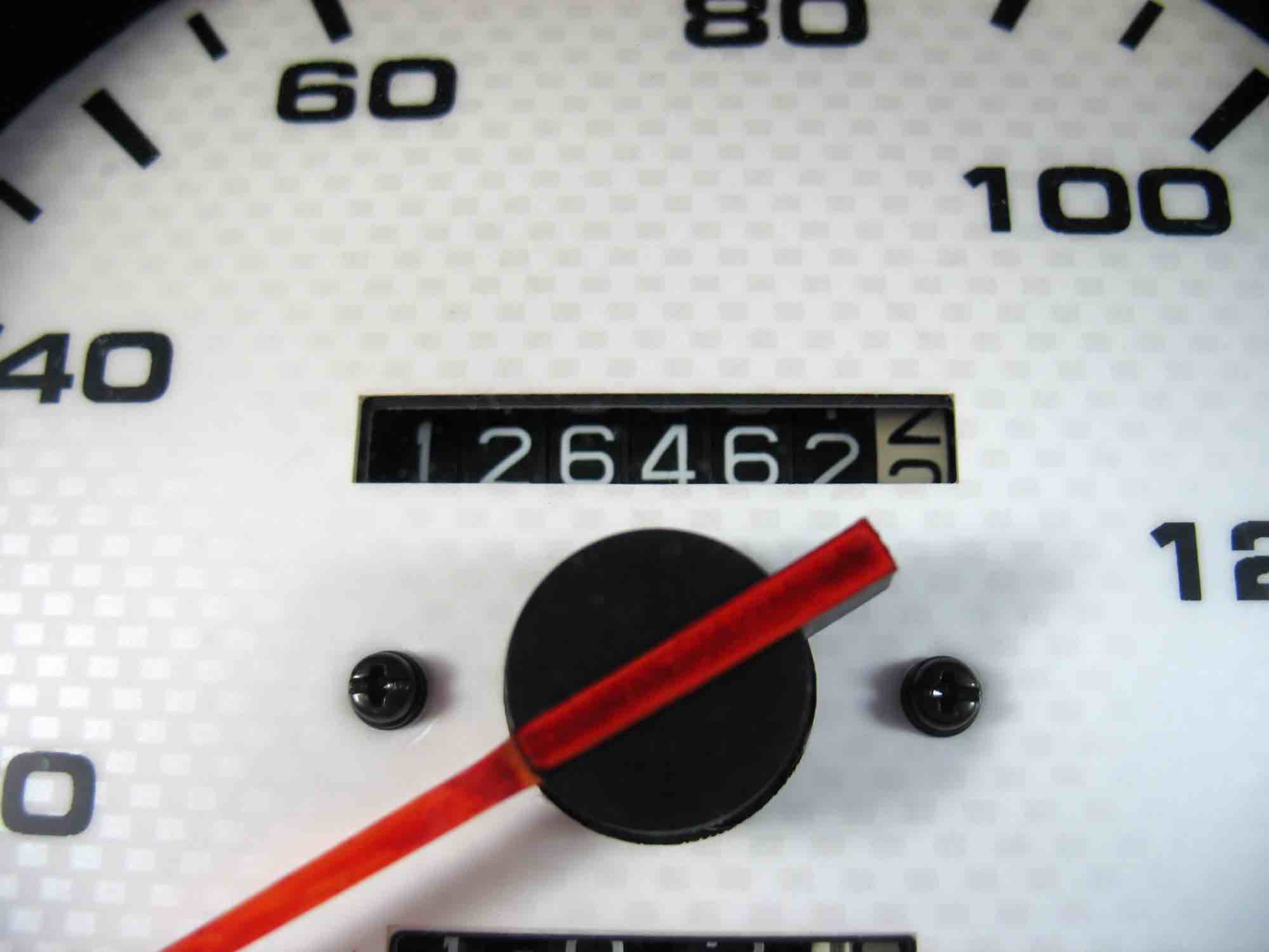 Wat Is Een Hoge Kilometerstand Voor Diesel & Benzineauto's?